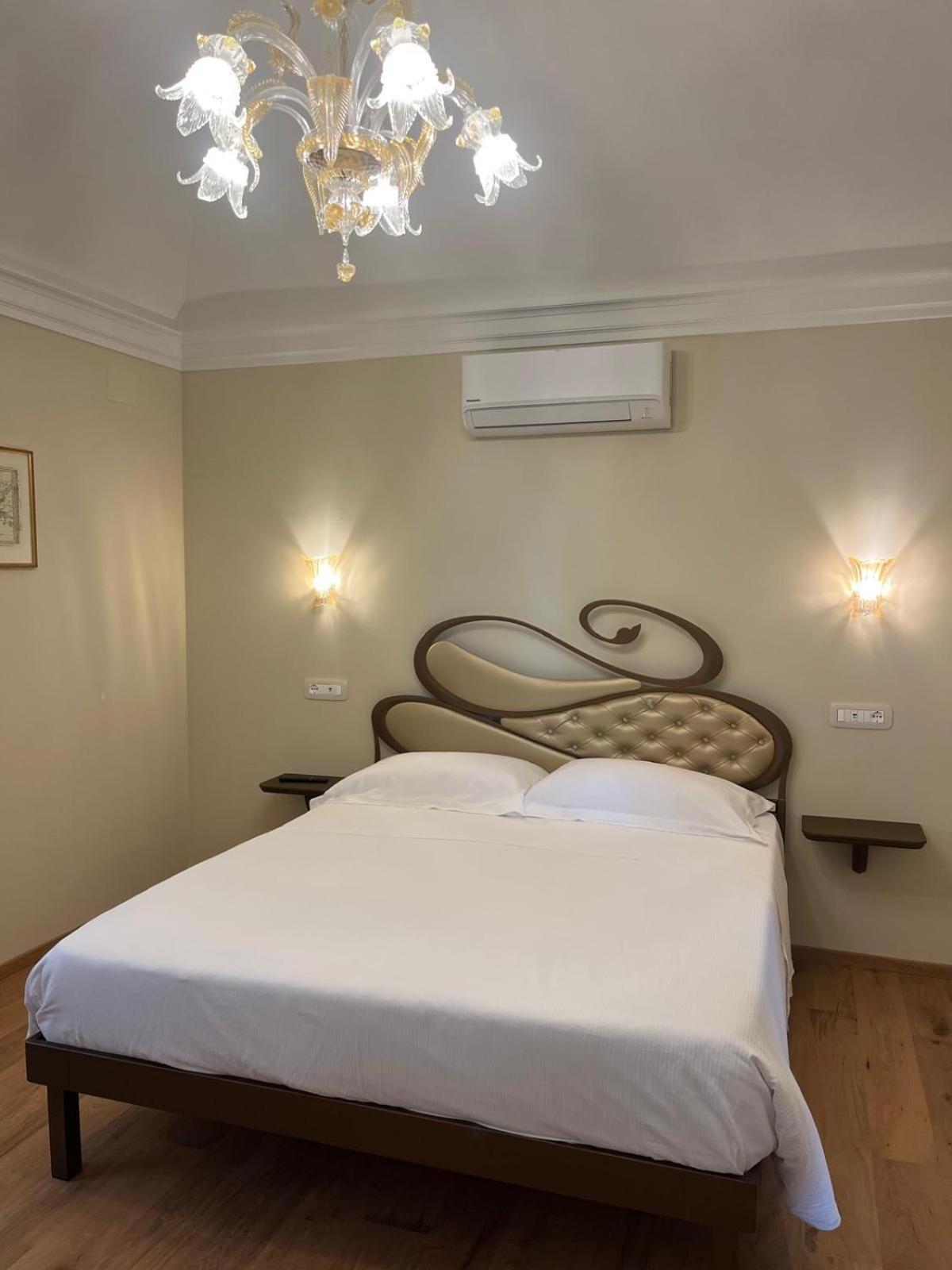 Dimora Santa Chiara Apartment ริปาตรานโซเน ภายนอก รูปภาพ
