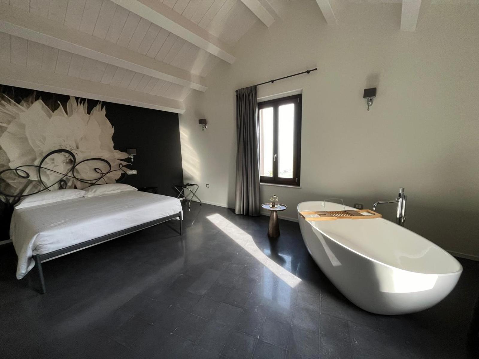 Dimora Santa Chiara Apartment ริปาตรานโซเน ภายนอก รูปภาพ