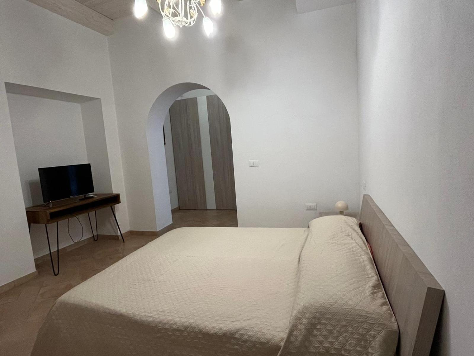 Dimora Santa Chiara Apartment ริปาตรานโซเน ภายนอก รูปภาพ